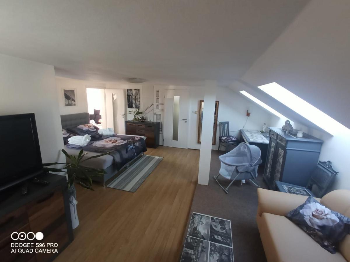 伦布尔克Podkrovni Apartman Tereza公寓 外观 照片