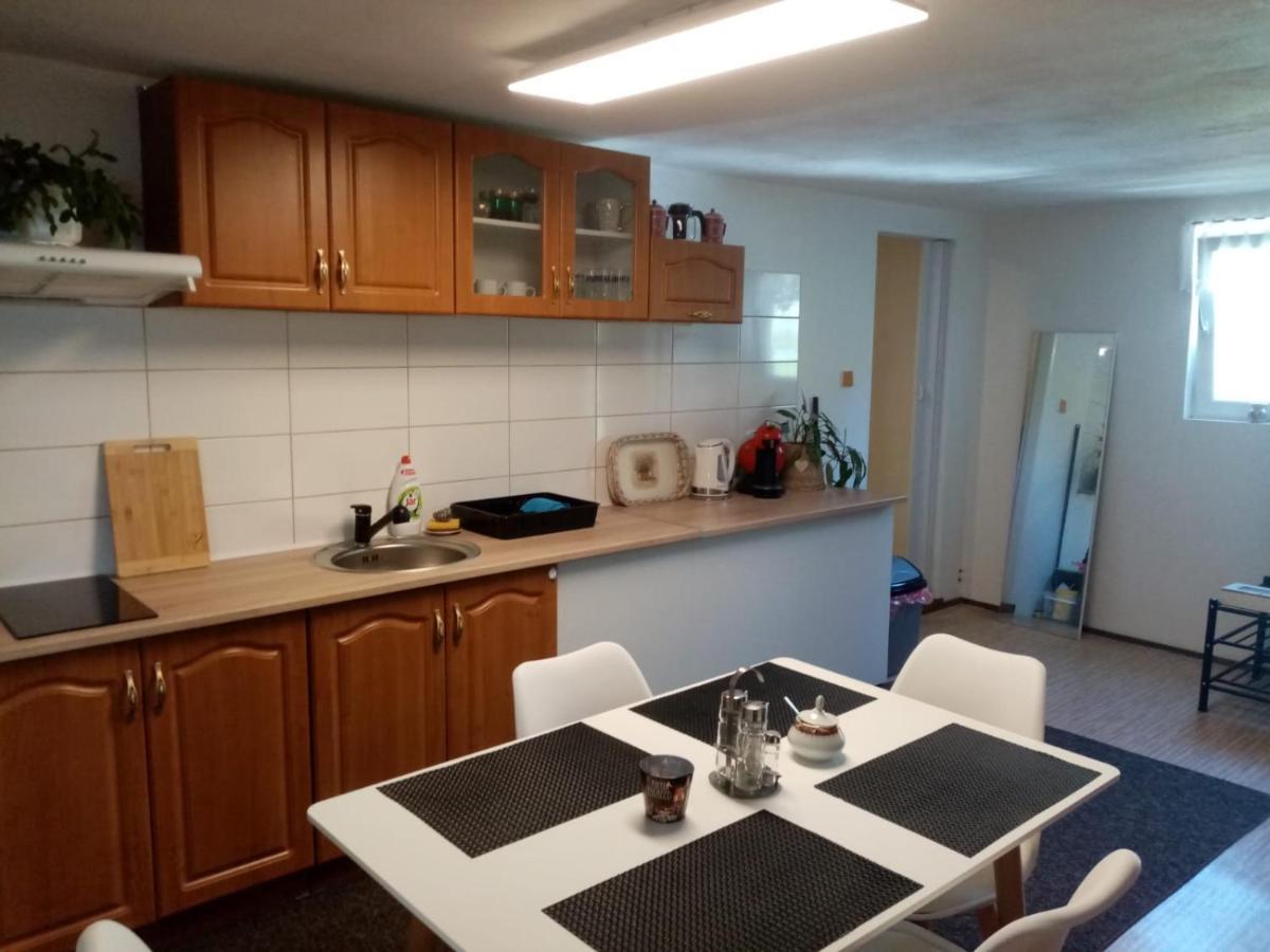 伦布尔克Podkrovni Apartman Tereza公寓 外观 照片