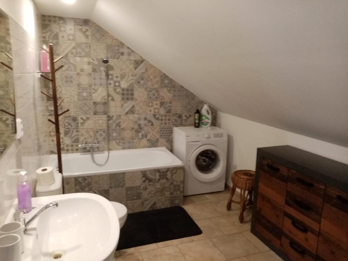 伦布尔克Podkrovni Apartman Tereza公寓 外观 照片